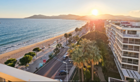 APPARTEMENT À VENDRE 2 PIÈCES, FRONT DE MER À CANNES